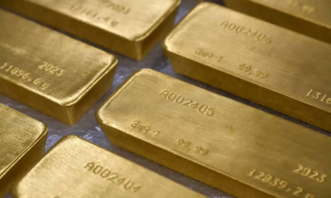 Gold on fire: Will prices hit US$5,000 mark by year-end?